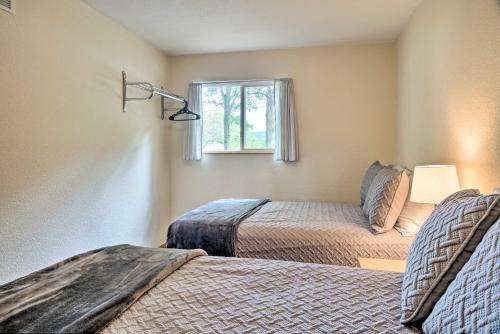 Pet-Friendly Branson Cabin with Private Deck! - image 11