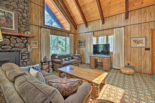 Rustic Retreat with Porch Less Than 1 Mi to Pinetop CC! - image 3