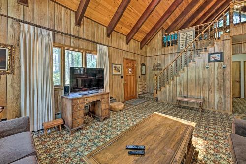 Rustic Retreat with Porch Less Than 1 Mi to Pinetop CC! - image 4
