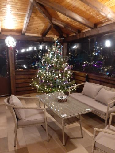  Apartments Paradise in Ličko Petrovo Selo