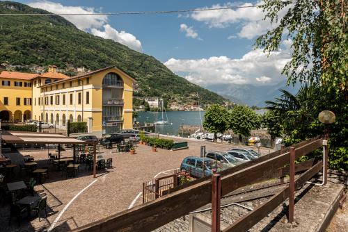 Terraced house on the lakeside of Gravedona - Larihome A04