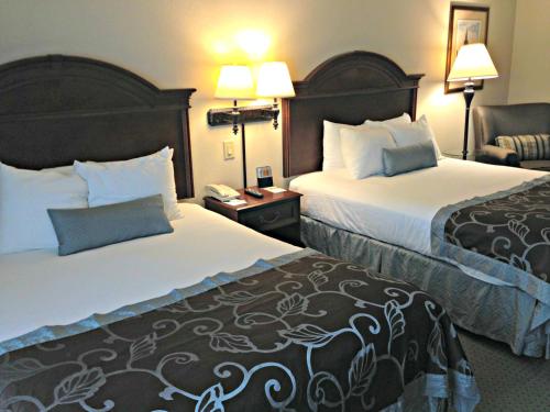 Deluxe Queen Room with Two Queen Beds - Disability Access - Non-Smoking