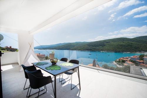 SUNSET APARTMENTS RABAC in 拉巴茨