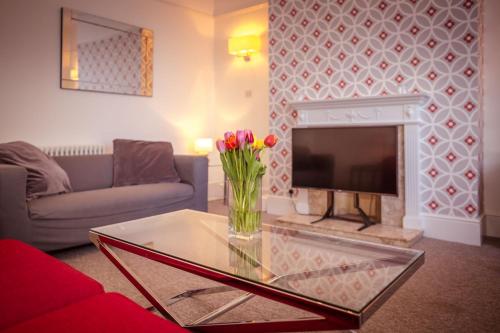Olive Tree - fabulous central location with patio garden & parking space
