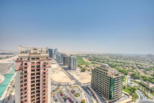 Homely 1BR at The Matrix Dubai Sports City by Deluxe Holiday Homes, Dubaj (fotografie 6)