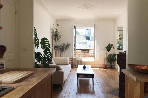 Beautiful parisian apt- Buttes-Chaumont Park Paris 