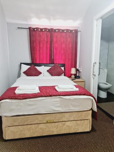 Dalry Guesthouse - image 3