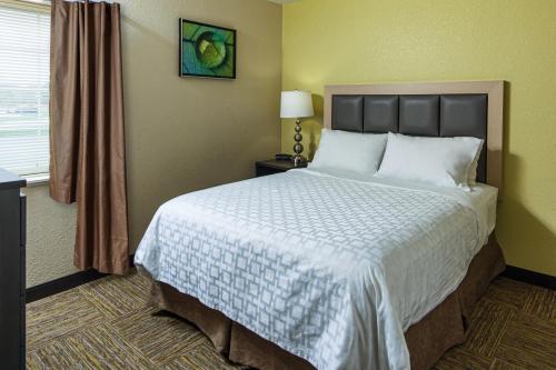 Candlewood Suites Appleton, an IHG Hotel