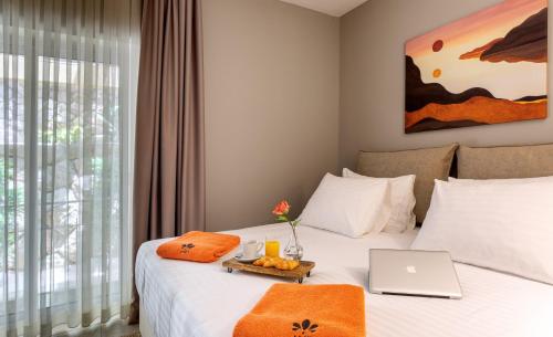 Economy Twin or Double Room image 6