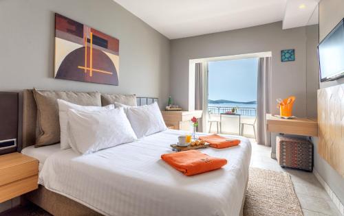 Superior Twin or Double Room image 9