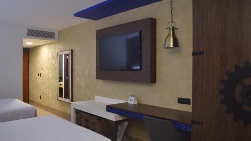 Location Room with Two Beds - Non-Smoking image 6