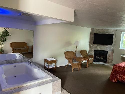 VIBE INN - WHIRLPOOLS SUITES - Lyons in Lyons, USA