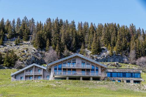 AUBERGE DES GLIERES Plateau des Glières 1