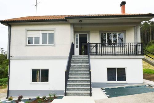 Casa con huerta cerca de Lires