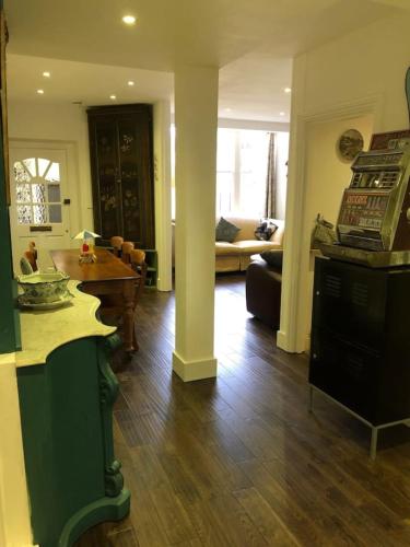 Entire 2 bed flat in the heart of Brighton!