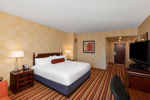 Wyndham Grand Oklahoma City Downtown - image 16
