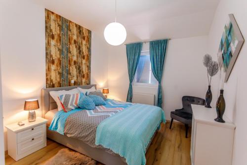 Villa Dia with private pool in Dalmatian Hinterland