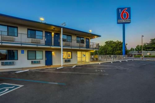 Motel 6-Red Bluff, CA