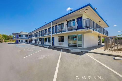 Motel 6-Red Bluff, CA