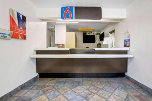 ردهة, Motel 6 Red Bluff, CA in Red Bluff