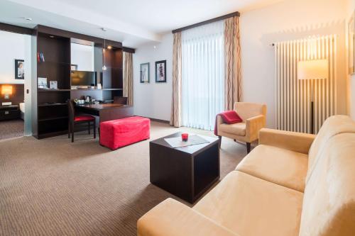 Suite with Two Single Beds and Sofa Bed