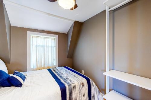 The Cozy Cottage - image 11