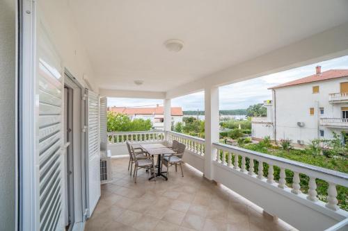 Apartments and rooms by the sea Palit Rab - 5010 - image 12
