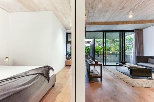 Surry Hills Self-contained 1 bedroom Apartment (6 BRK) - image 9