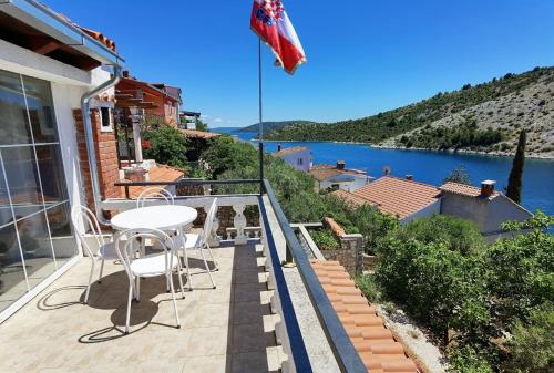 Apartment Petar - 30m from the sea