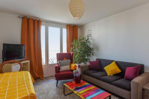 Cozy and spacious with balcony and view over Seine - Location saisonnière - Clichy