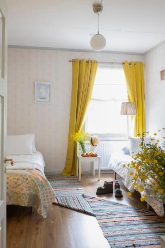 Twin Room with Shared Bathroom