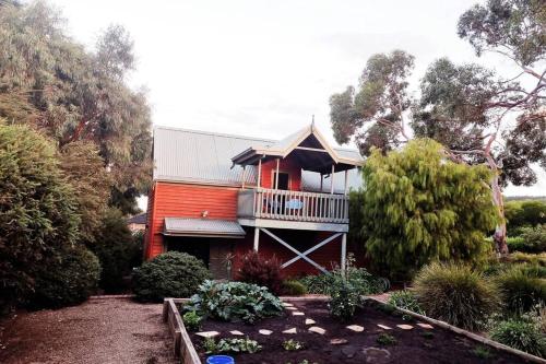Native Garden Retreat in Gisborne
