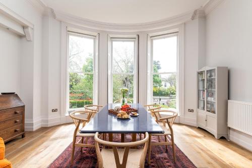 Apt 2, 2 Driffield Terrace Bright & Spacious 2-Bed Apartment in York Pass The Keys, York (photo 8)