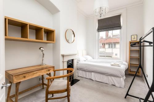 Apt 2, 2 Driffield Terrace Bright & Spacious 2-Bed Apartment in York Pass The Keys, York (photo 9)