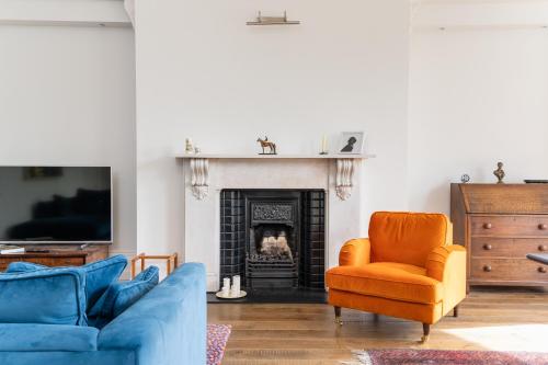 Apt 2, 2 Driffield Terrace Bright & Spacious 2-Bed Apartment in York Pass The Keys, York (photo 10)