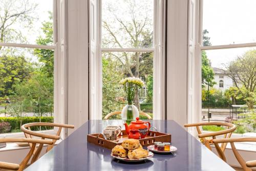 Apt 2, 2 Driffield Terrace Bright & Spacious 2-Bed Apartment in York Pass The Keys, York (photo 5)