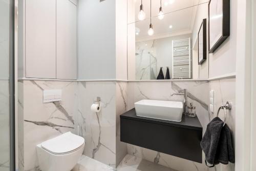 One-Bedroom Apartment image 9