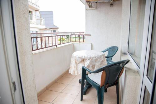 Convenient 1-Bedroom Flat next to Harmanite Beach