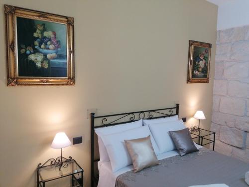 Deluxe Room image 10