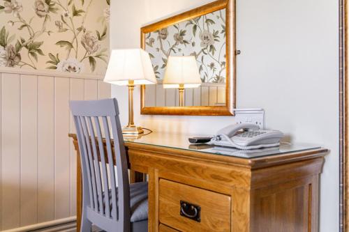 Best Western Leigh Park Hotel - image 6