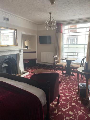 The Tudor Hotel - image 12