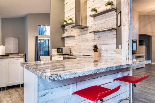 Luxury Modern Home wHtd Pool In North Scottsdale - image 7