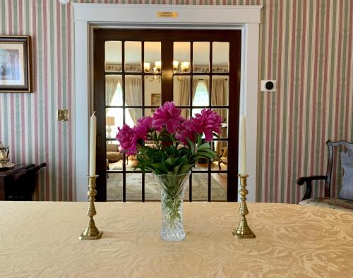 Grand Colonial Bed and Breakfast - 편의 시설/서비스