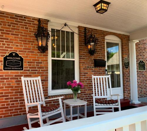 Grand Colonial Bed and Breakfast in Herkimer, USA