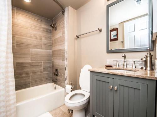 Scottsdale Village Getaway - Luxury Condo - image 10