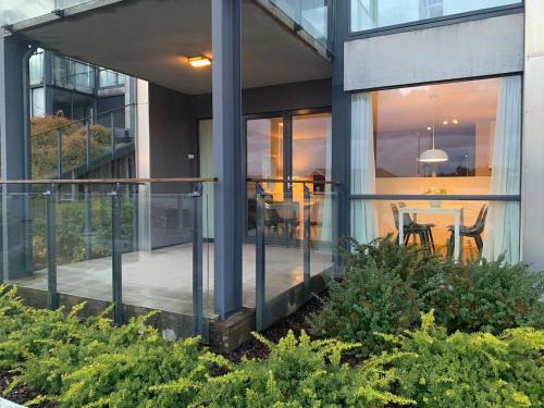 숙소 외관, Modern apartment in the Harbour of Jørpeland in 하우게순 시티 센터
