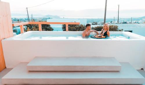 Karstais baseins, Villa Agrabely & Suites in Glinado Naxos