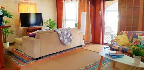 WOODY Pt - AMAZING 1970's SHARE HOUSE BY THE SEA-4 rooms available! - Gold Coast WOODY Pt - AMAZING 1970's SHARE HOUSE BY THE SEA-4 rooms available! - Gold Coast