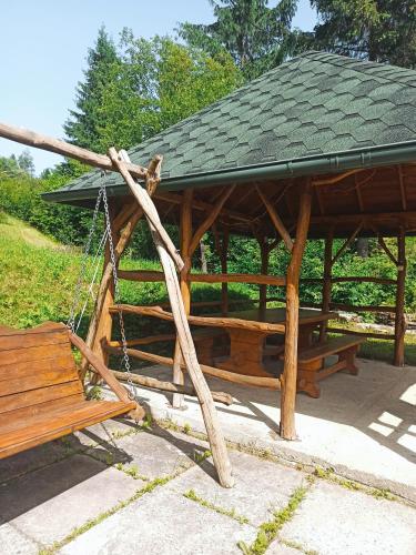 Létesítmények, Приватна Садиба Потічок in Slavs'ke