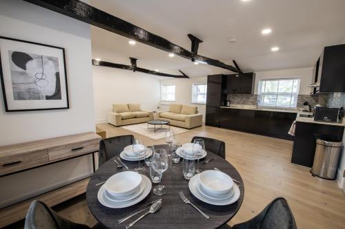 virtuve, Eden Grove Holiday Homes by Guestz in Greitesbija